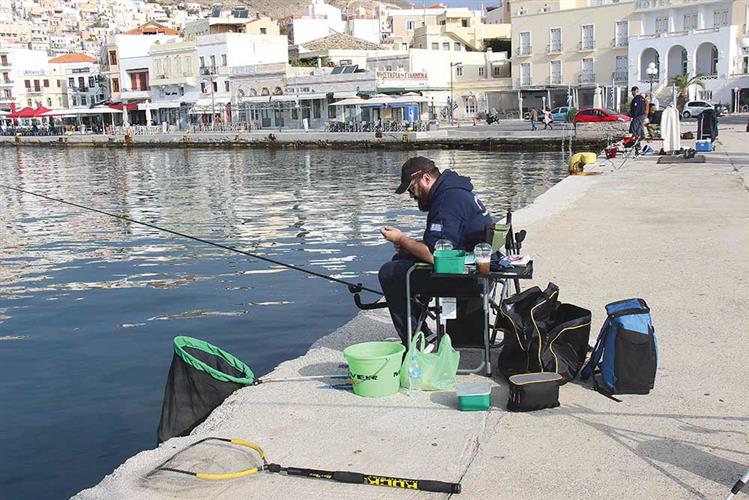 Float Fishing - Δολώματα: Πλεονεκτήματα και Μειονεκτήματα