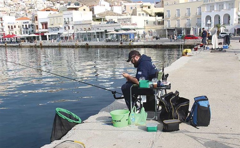 Float Fishing - Δολώματα: Πλεονεκτήματα και Μειονεκτήματα